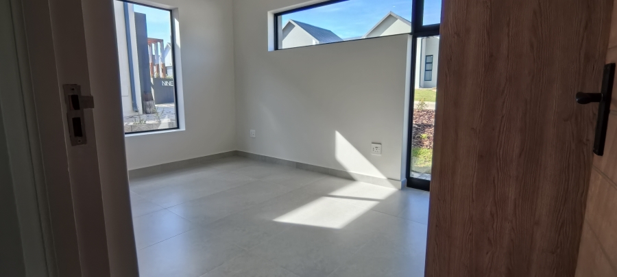 5 Bedroom Property for Sale in Outeniquasbosch Western Cape